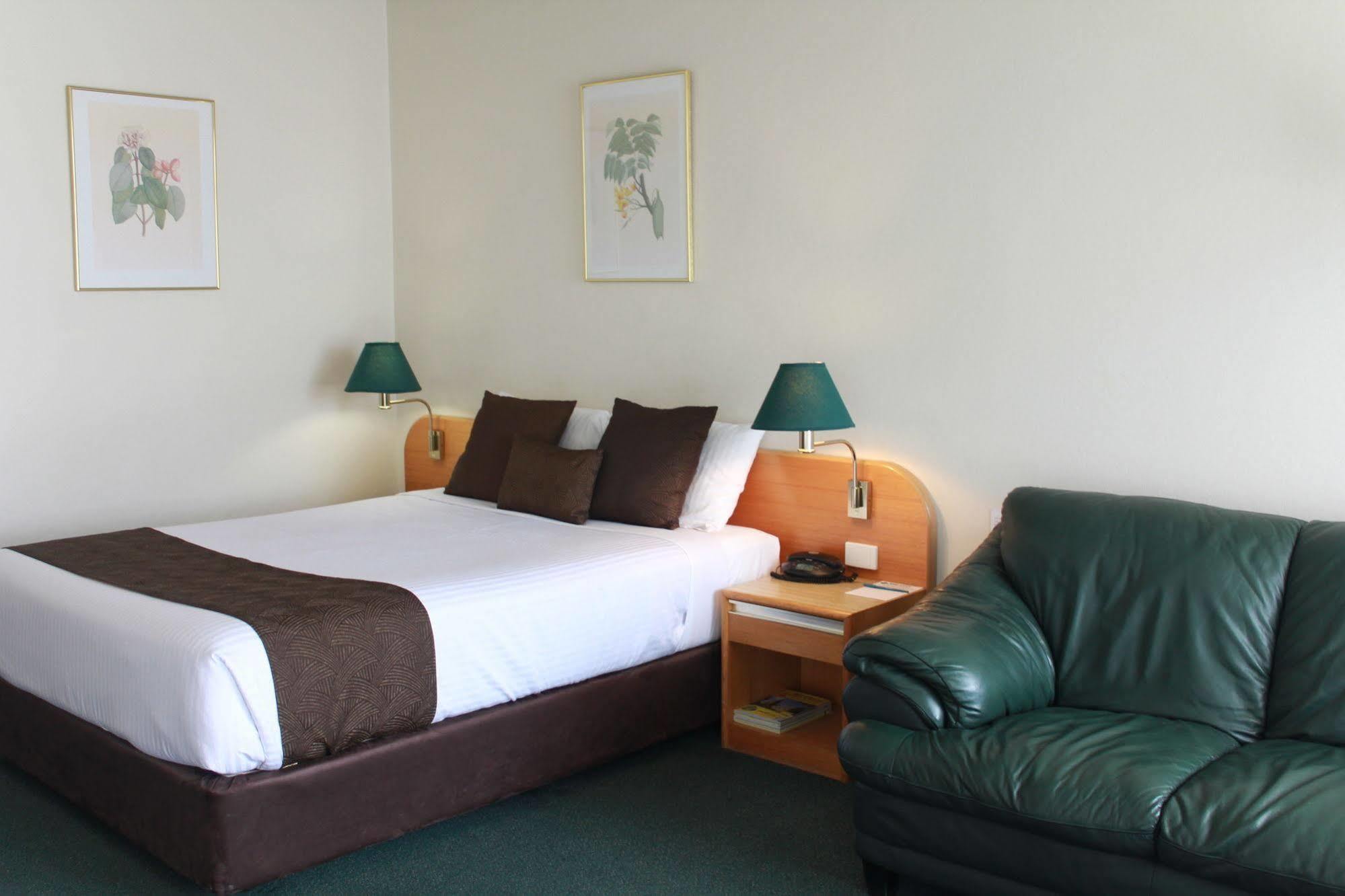 Mid Motor Motel 4*