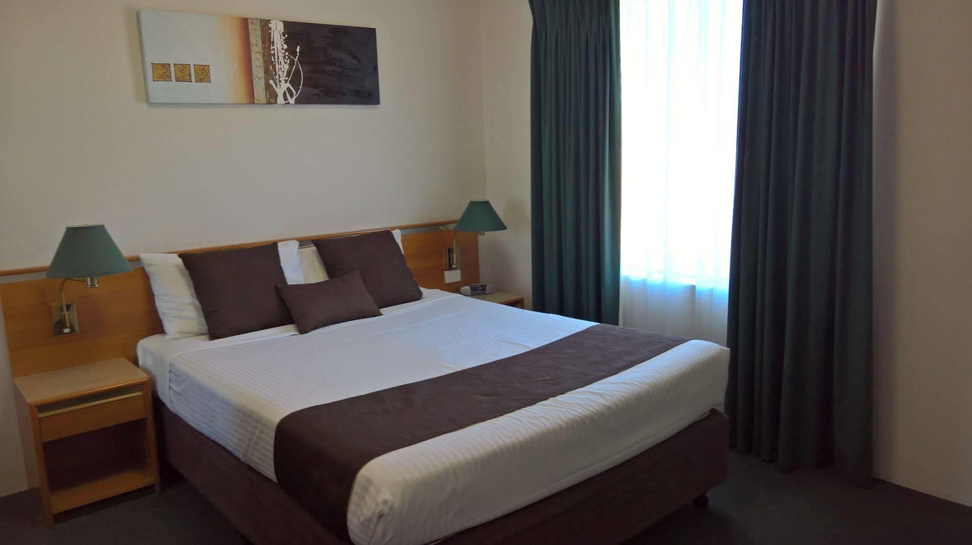 Mid Motor Motel 4*